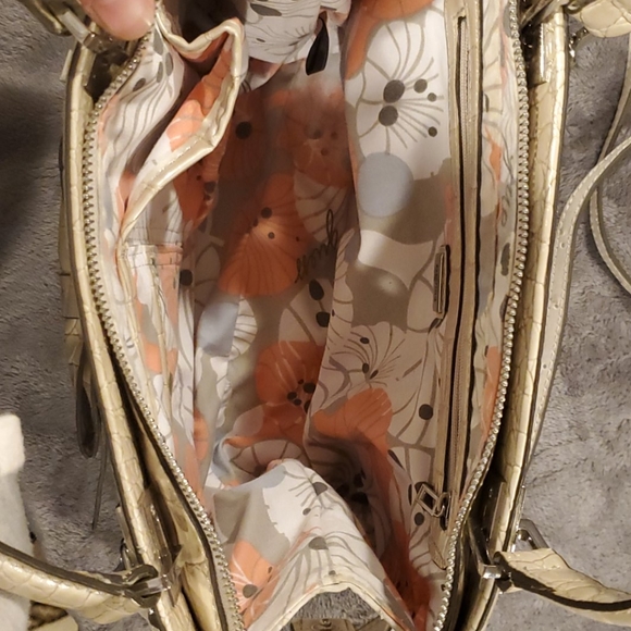 Guess Cream Bow Handbag - Picture 3 of 8